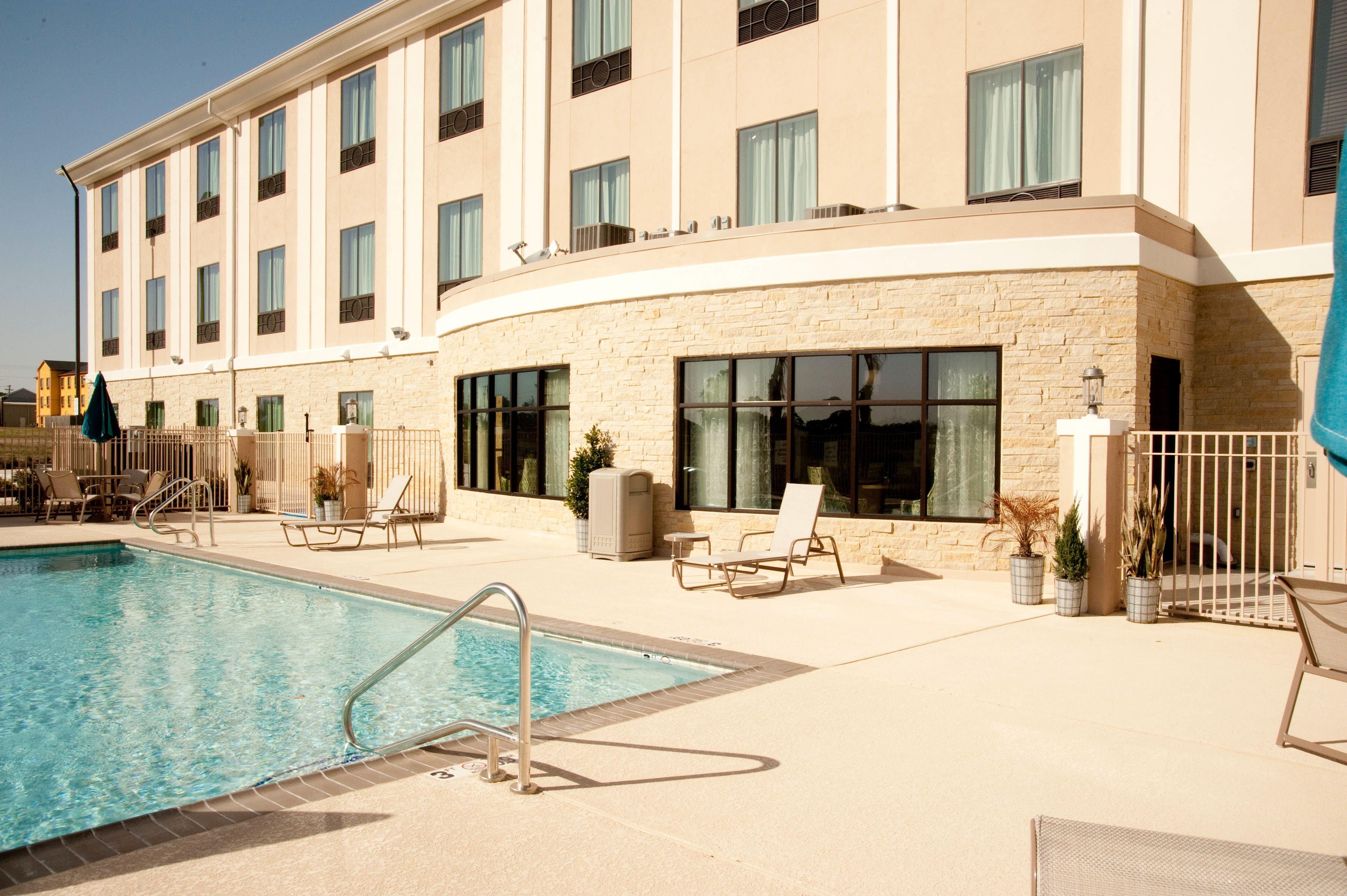 Holiday Inn Express&Suites Schulenburg, an IHG Hotel Exterior foto