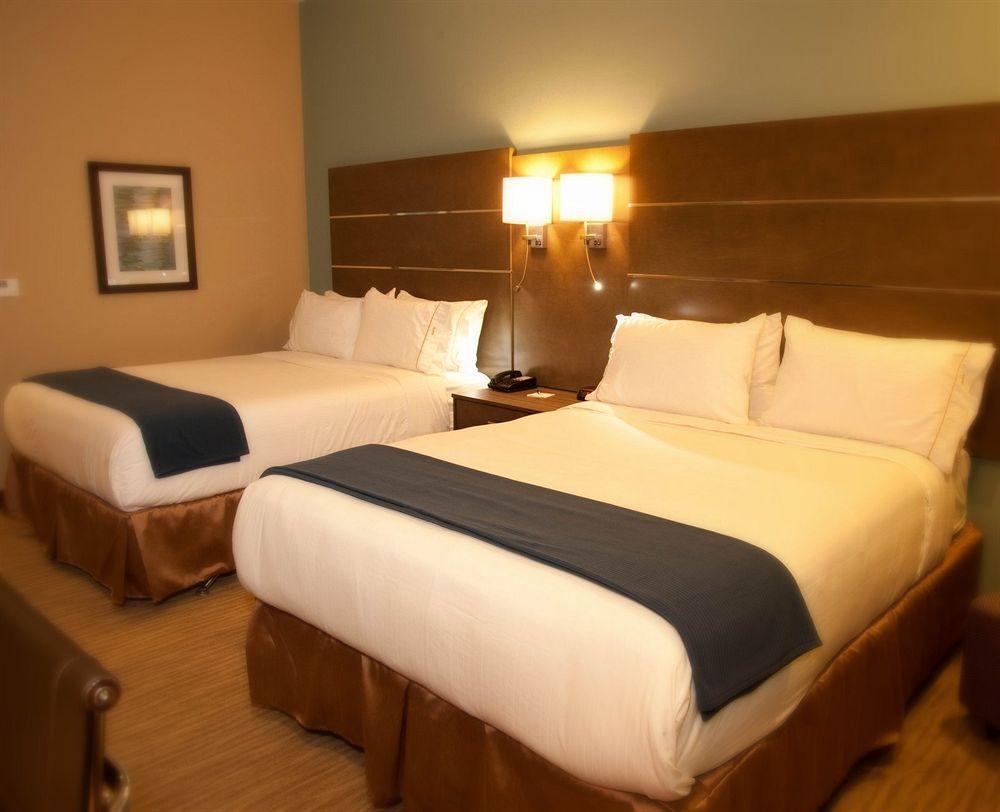 Holiday Inn Express&Suites Schulenburg, an IHG Hotel Exterior foto