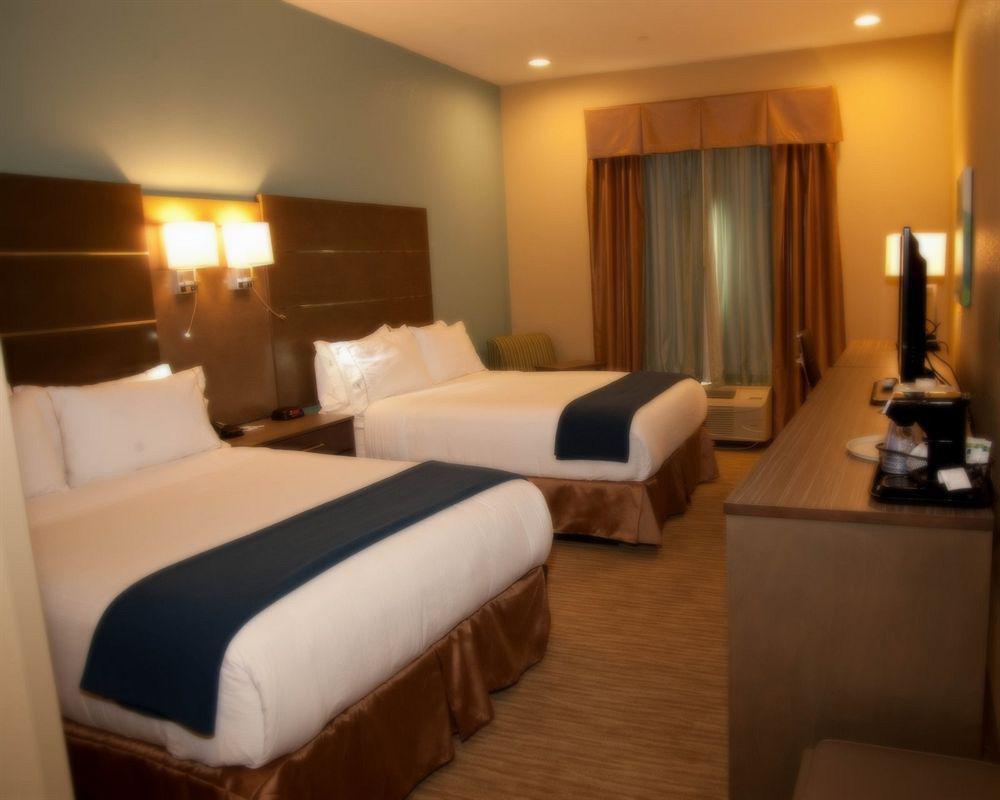 Holiday Inn Express&Suites Schulenburg, an IHG Hotel Exterior foto