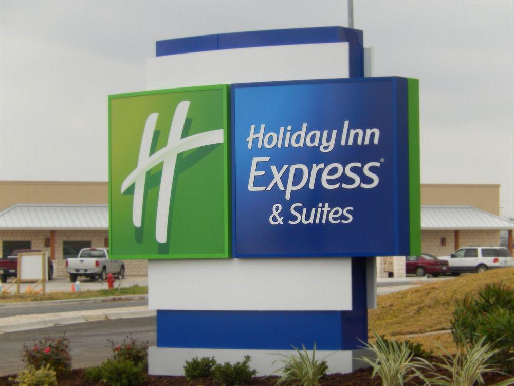 Holiday Inn Express&Suites Schulenburg, an IHG Hotel Exterior foto